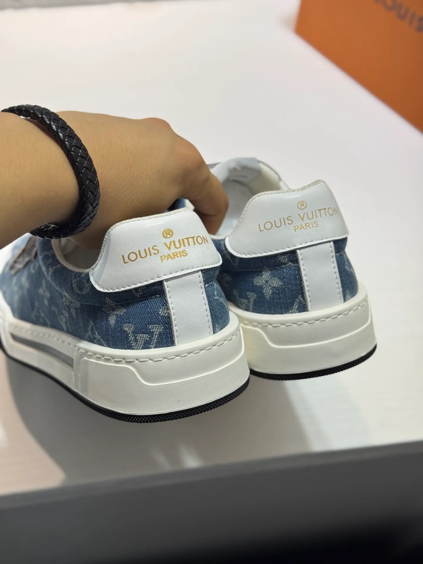Men's shoes 💰400 [New style] 🌂🌂Top original order - Louis Vuitton®️ Trendy and fashionable yet low-key men's casual shoes, LV special fabric pattern on the upper, comfortable and breathable, sheepskin lining, original rubber outsole, 3 colors available ~ a must-have for sportsmen. Size: 38-44 (45 customized